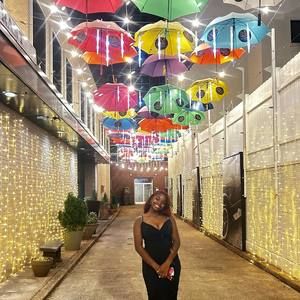 Meet your Posher, Cari